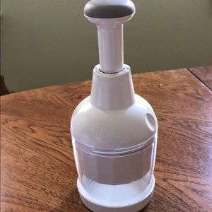 Pampered Chef Kitchen - Pampered Chef food chopper Pampered Chef Kitchen - Pampered Chef food chopper